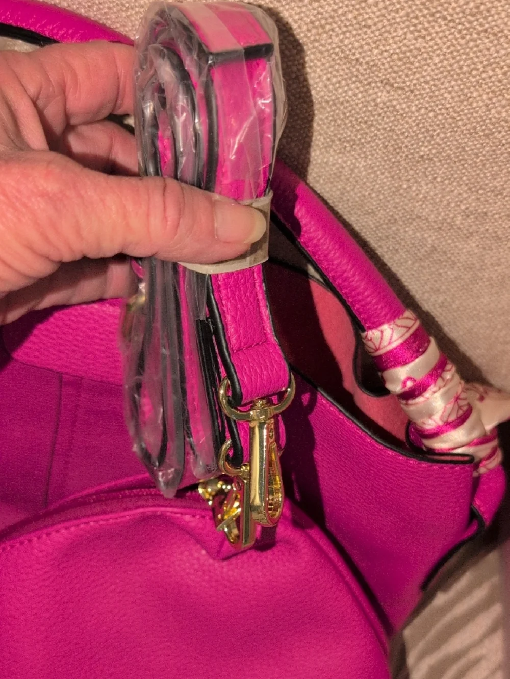 Fashion Hot Pink Women's Bucket Bag And Separate Pouch - NWT